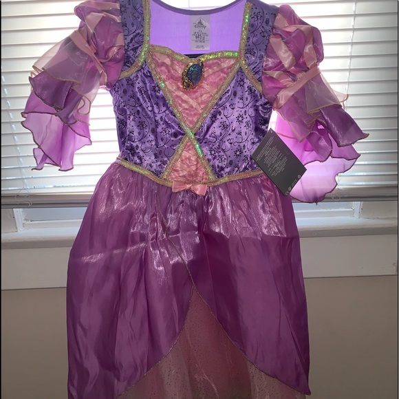 Officially Disney Princess Dress — this is not a costume ! - Picture 3 of 7